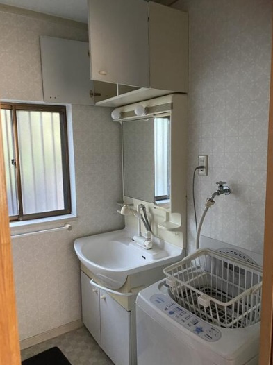 住吉山手9丁目貸家の洗面所