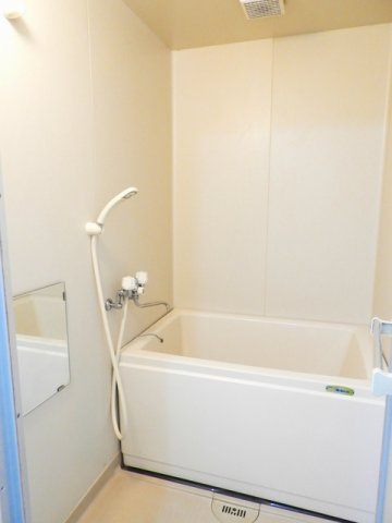 ニューシティ西川の浴室|日々の疲れを癒すお風呂付です