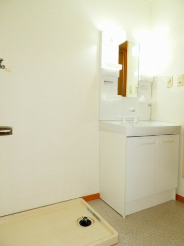 ニューシティ西川の洗面所|広い洗面スペース