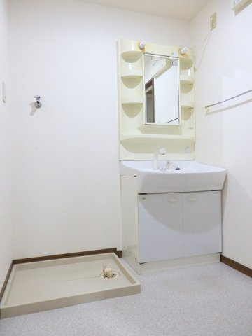 ニューコスモスの洗面所|スペースが確保できる洗面所です