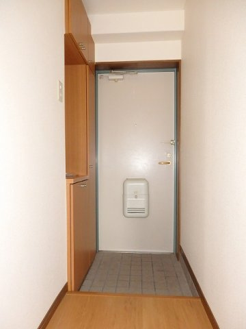 ニューコスモスの玄関|ゆったりとした玄関です