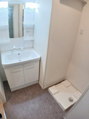 メゾン・ド・アマリリオⅡの洗面所|スペースが確保できる洗面所です