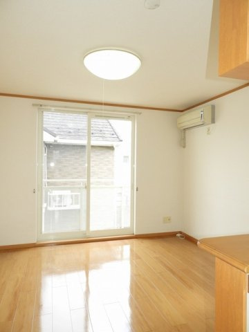 イリスＢの居間・リビング|こちらの居間で趣味の時間をお楽しみください