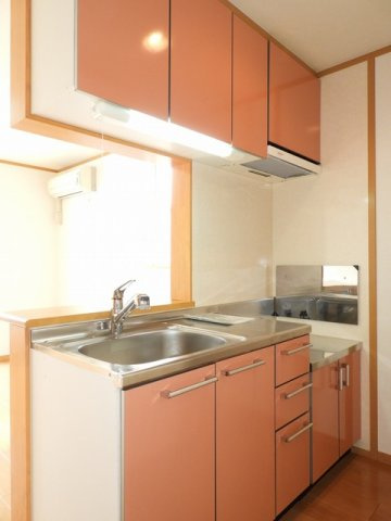 イリスＢのキッチン|コンパクトなキッチンで掃除もラクラク