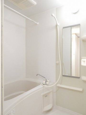 イリスＢの浴室|日々の疲れを癒すお風呂付です