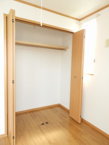 イリスＢの収納|便利な収納スペースです