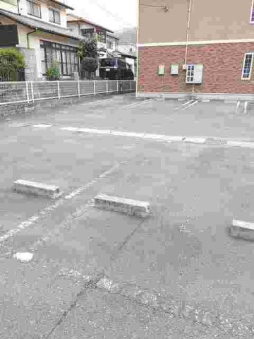 レジデンスＫ　Ⅱの駐車場|駐車場に車を止められます