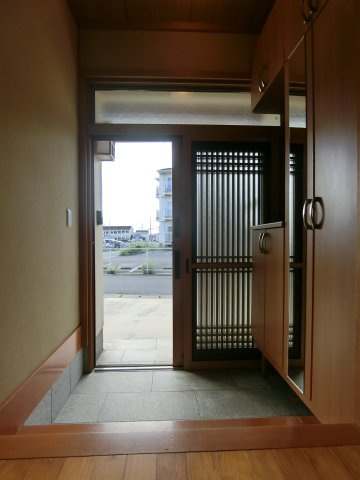 皆生4丁目中古物件の玄関