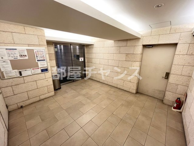 aLATO丸の内(旧レジディア丸の内)のロビー