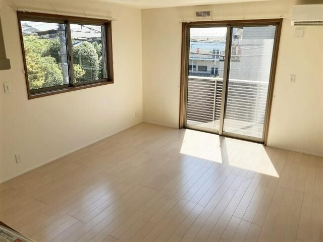 メゾン　シャルムの居間・リビング