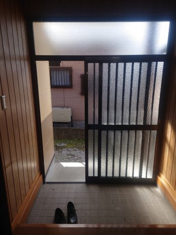 川口住宅の玄関