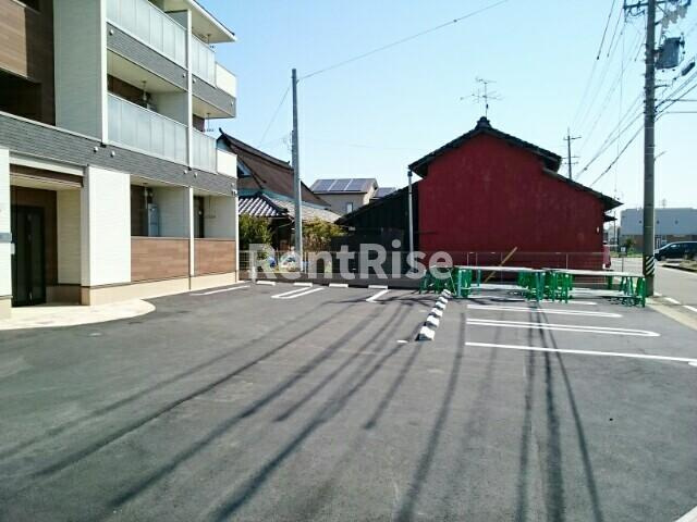 ファー　ビヨンド　Ⅲの駐車場|駐車場