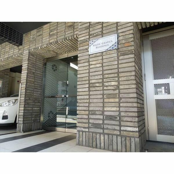 スパシエグラフィカレジデンスのエントランス