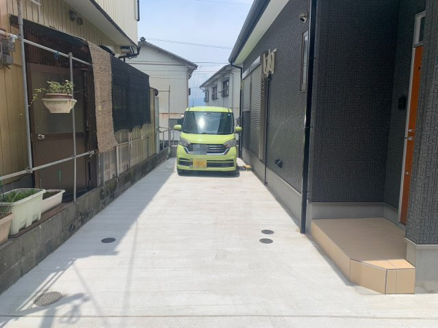 アイテラスAの駐車場