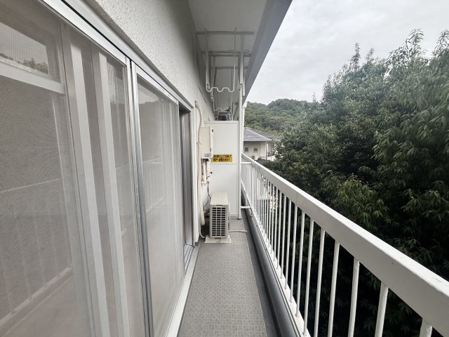 ビューテラス岡本のバルコニー