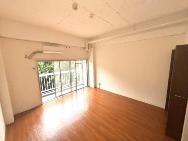 ビューテラス岡本の居間・リビング