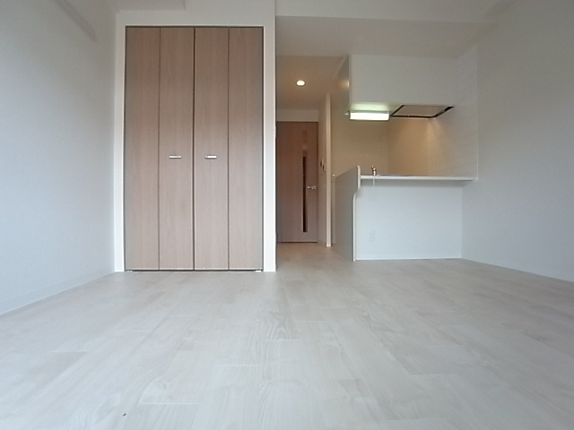 プレサンスKOBEアモーレの居間・リビング