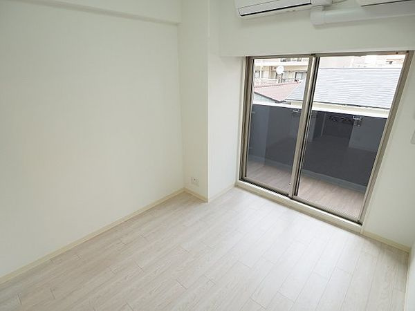 エステムコート神戸元町2グレイドの洋室