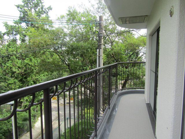 ライオンズマンション御影第5のバルコニー