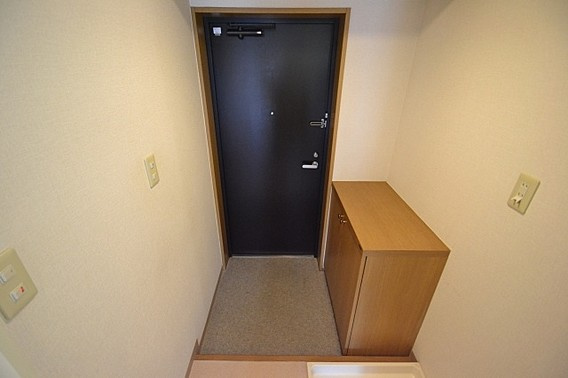 ハイツグレースの玄関