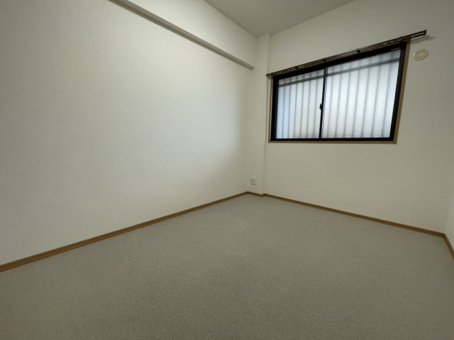 プレステージ灘新在家3の洋室