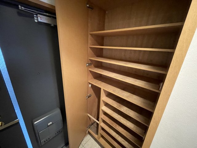 プレステージ灘新在家3の収納