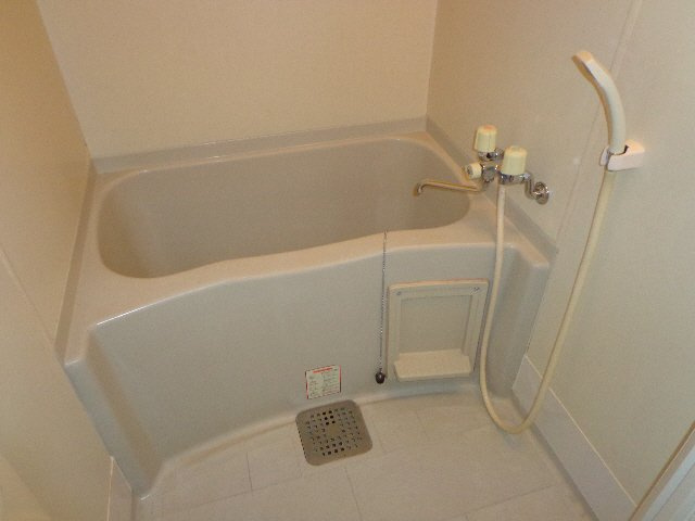 俊成マンションの浴室