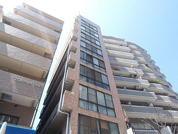 鯉川マンションの外観