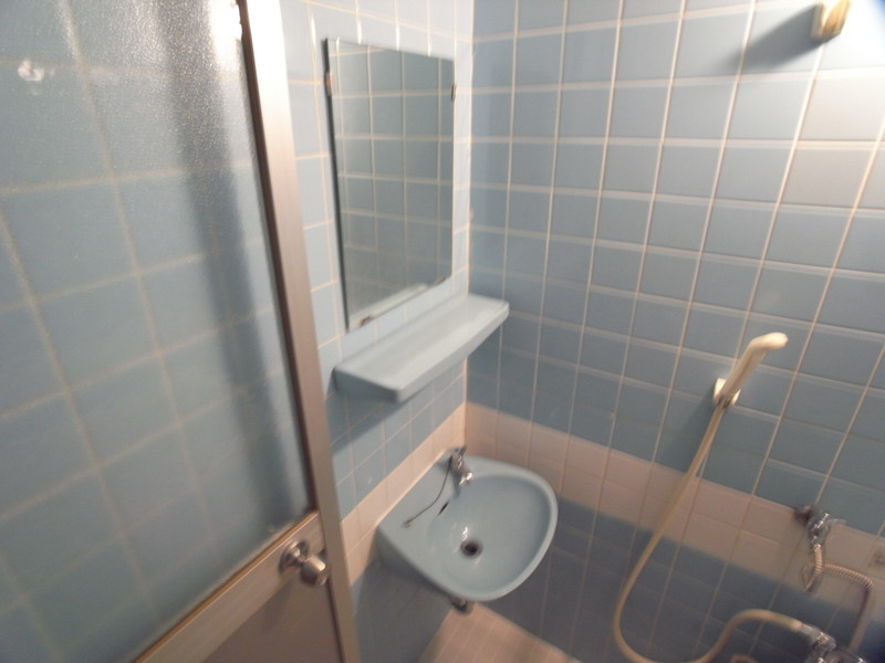 鯉川マンションの洗面所