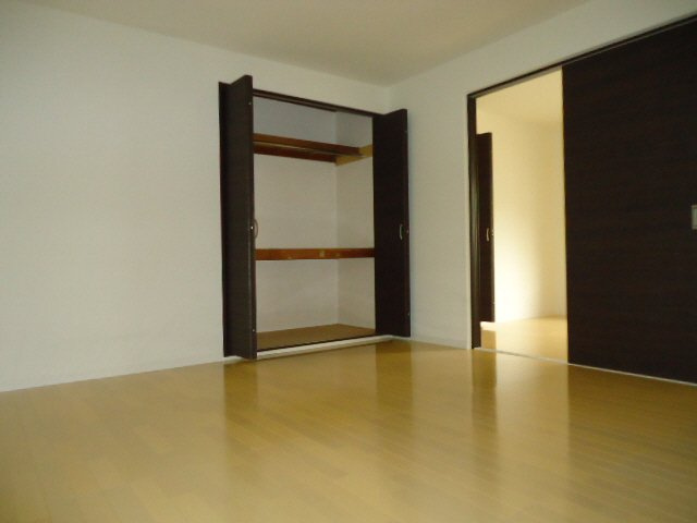 ビーコート青谷の洋室