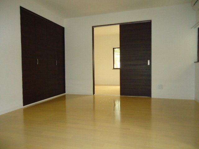 ビーコート青谷の洋室