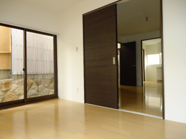 ビーコート青谷の洋室