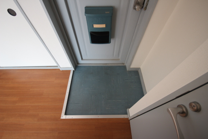 御影駅前マンションの玄関