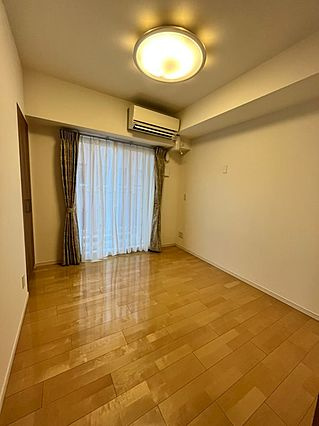 ローレルコート神戸元町の洋室