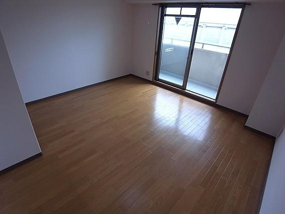 ルミエール深江の居間・リビング