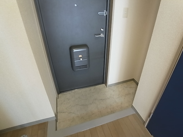 ルネス御影の玄関