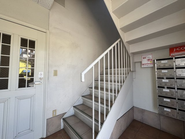 甲柔館アパートのロビー