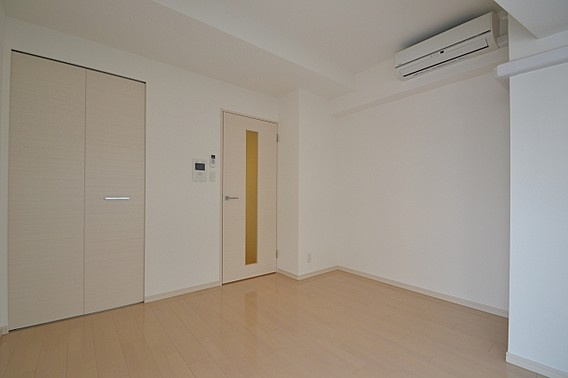 アドバンス三宮ステージアの居間・リビング