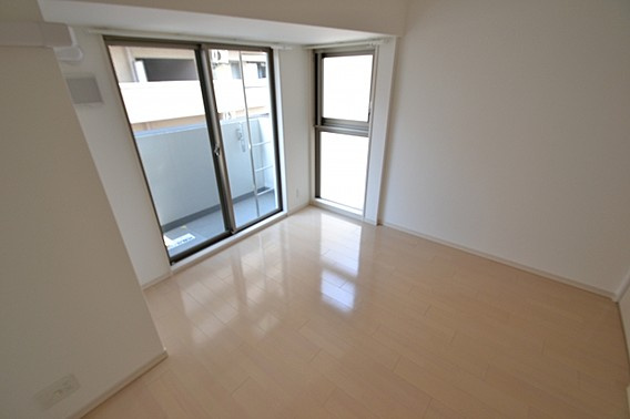 アドバンス三宮ステージアの居間・リビング