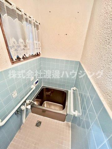 玉串町東3丁目テラスハウスの浴室