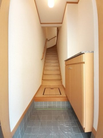 ファミールケイ　Ｅの玄関