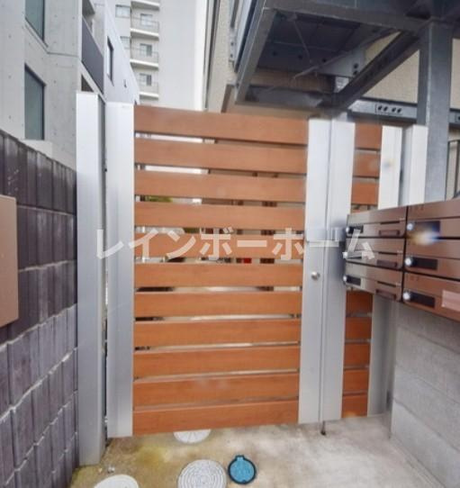 moe-leaのエントランス