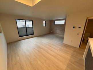 【内装】 | LIGARE名古屋市北区柳原1期全4棟【仲介手数料無料　清水小　八王子中】 | 撮影
社長の村田です！
自らプレイヤーとして営業しています
長年の経験と実績から皆様により良いマイホーム購入のご提案をいたします。
住宅ローンの不安や購入後の不安等何でもご相談ください。