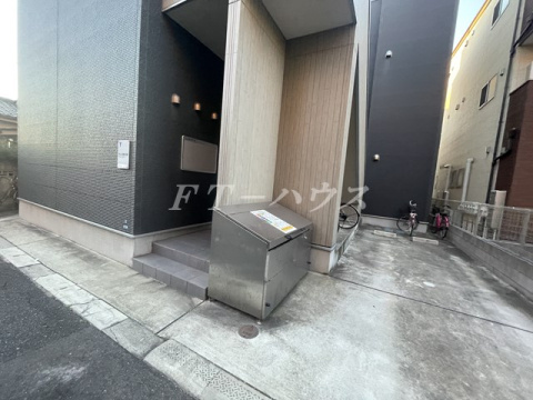 アレーゼ本大久保のエントランス