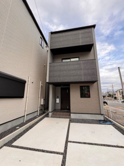 【外観】 | LIGARE名古屋市北区柳原1期全4棟【仲介手数料無料　清水小　八王子中】 | ３号棟
今すぐのご案内可能です！→  0120-336-922　までお気軽にお問い合わせください。