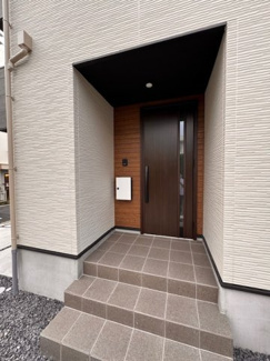 【玄関】 | LIGARE名古屋市北区柳原1期全4棟【仲介手数料無料　清水小　八王子中】 | LINEから簡単お問合せ可能！
友達検索で@nqk7328tです！。