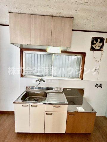 東山町一戸建のキッチン