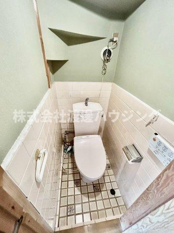 東山町一戸建のトイレ