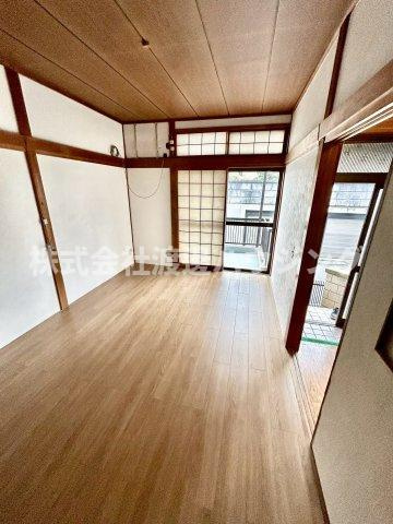 東山町一戸建の居間・リビング