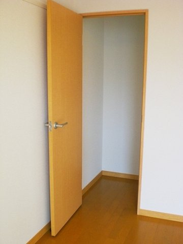 レオパレスノーブルシャトーⅡの収納|便利な収納スペースです